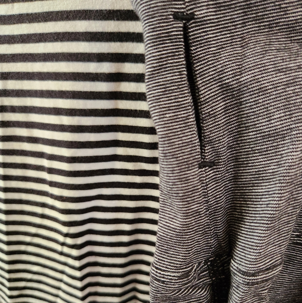 Lululemon Women's Weekend Long Sleeve Shirt Classic Stripe Black White Size 4 - Picture 6 of 8